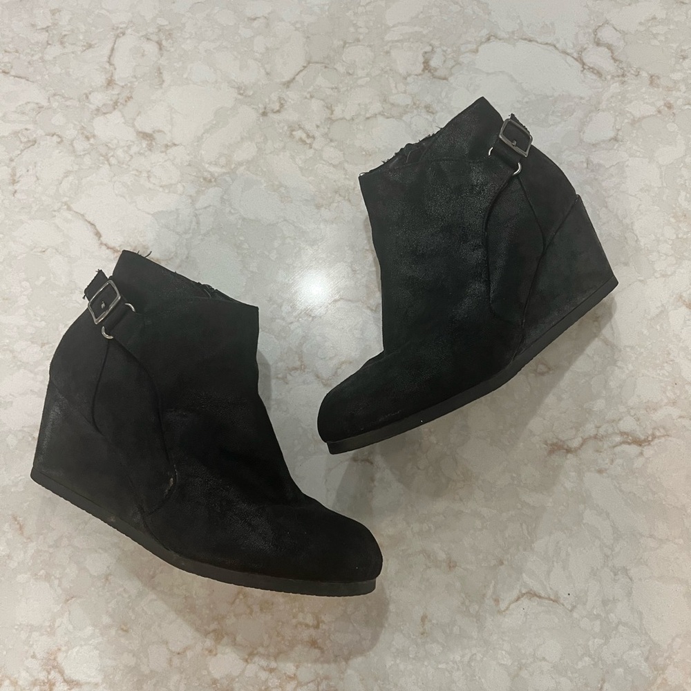 Kohl's Black Ankle Booties Sleek and Stylish